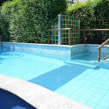 Boutique In With Pool *