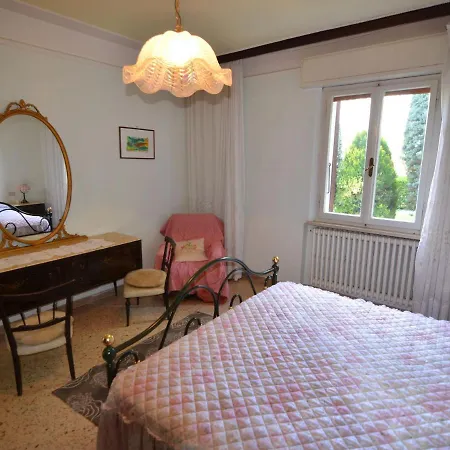 Boutique In With Pool Montescudo